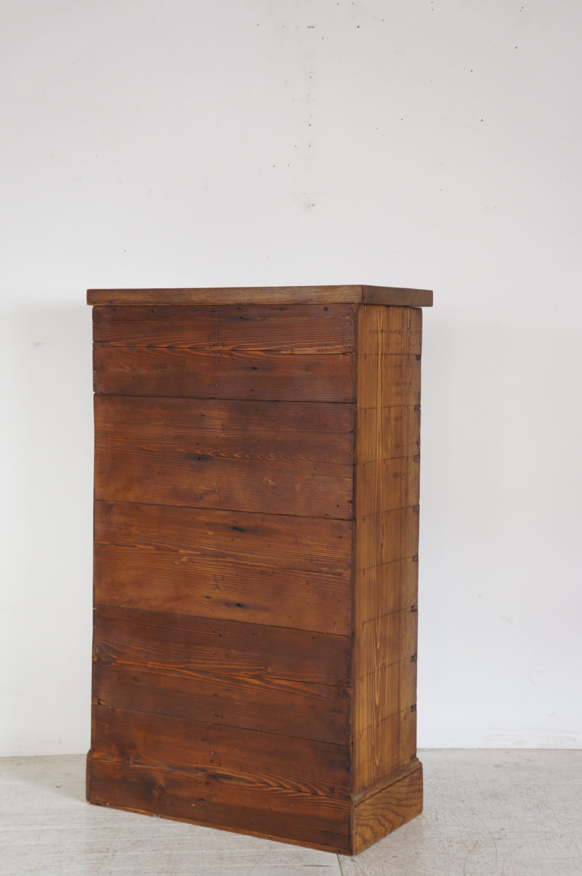 Wooden drawers cabinet