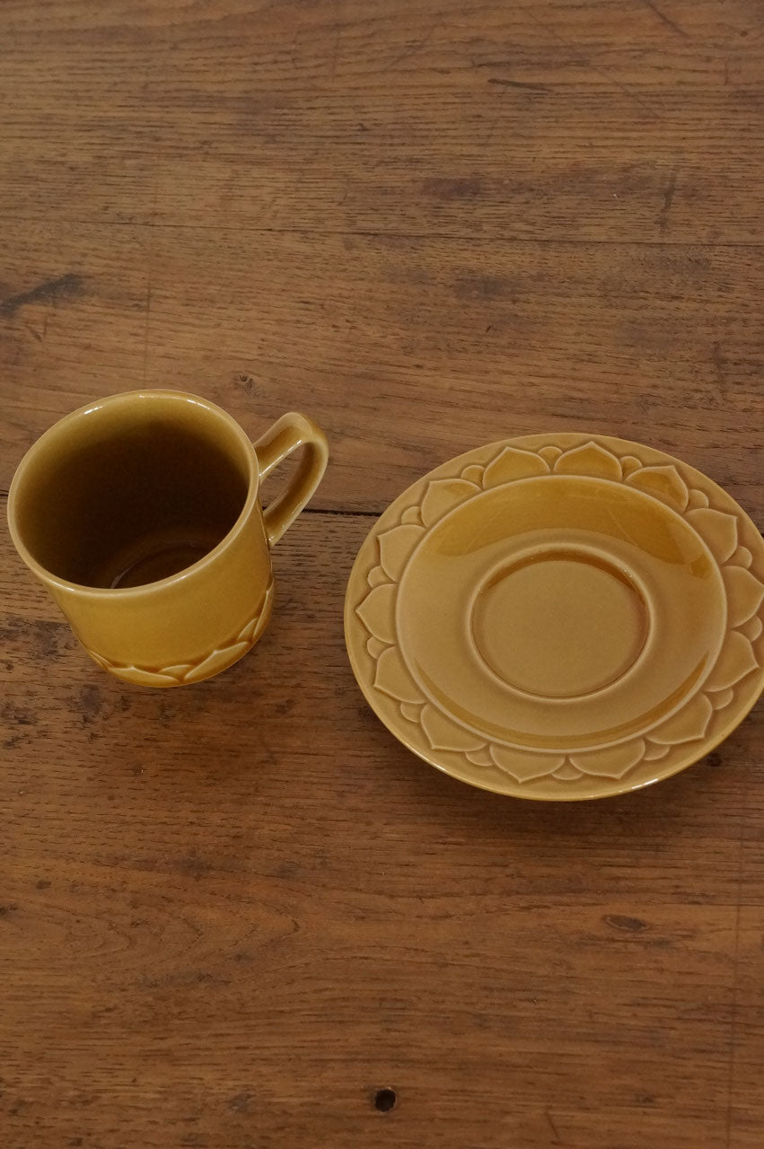 Cup & saucer