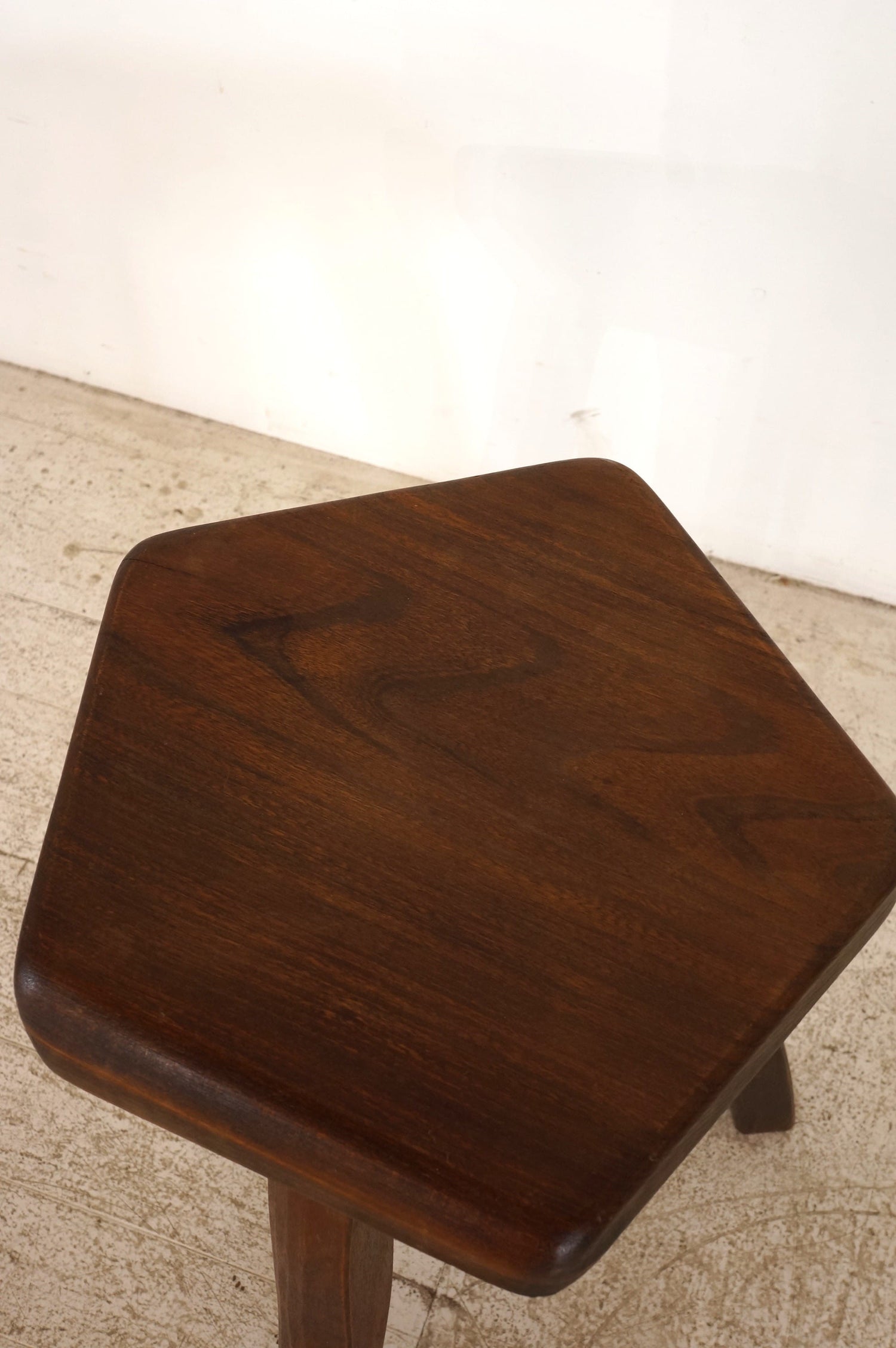 Tripod Stool / Aranjou