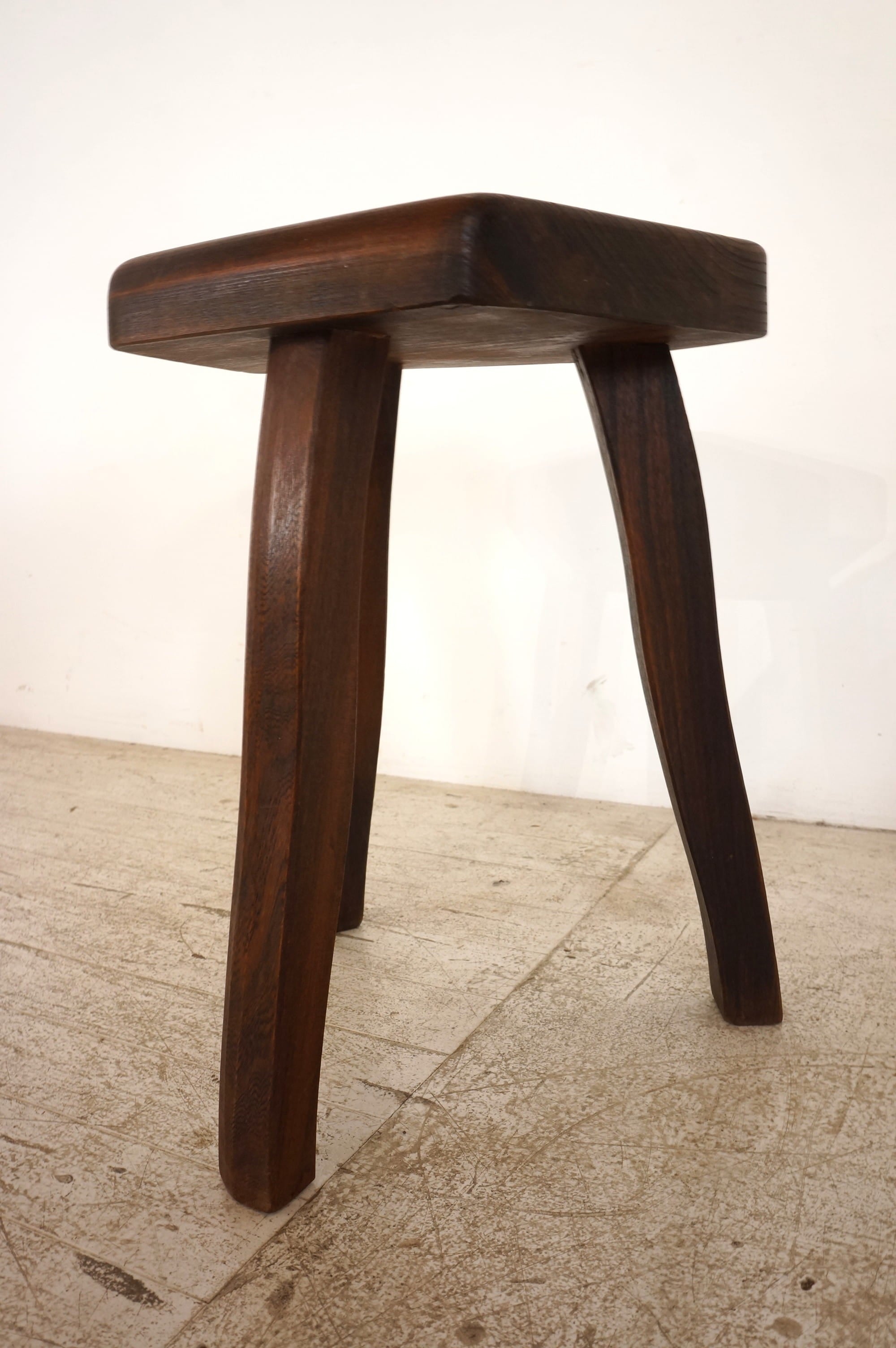 Tripod Stool / Aranjou