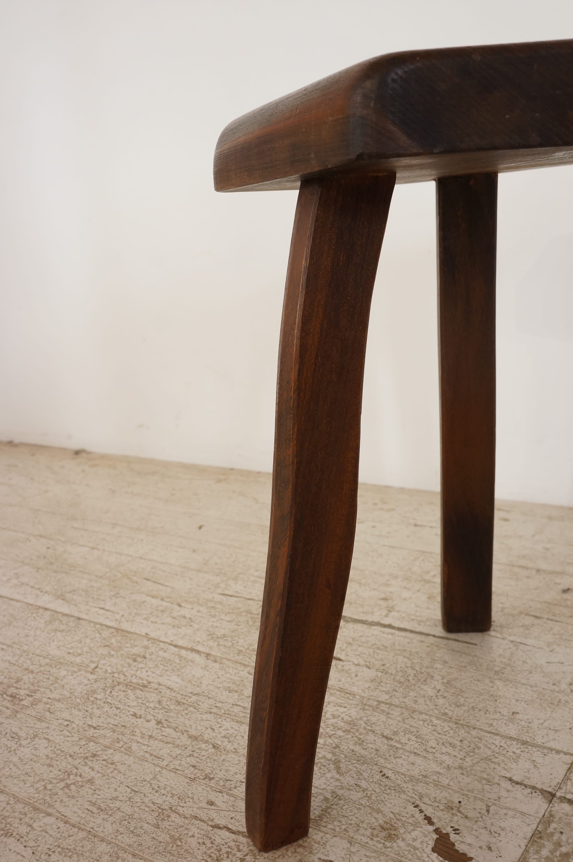 Tripod Stool / Aranjou