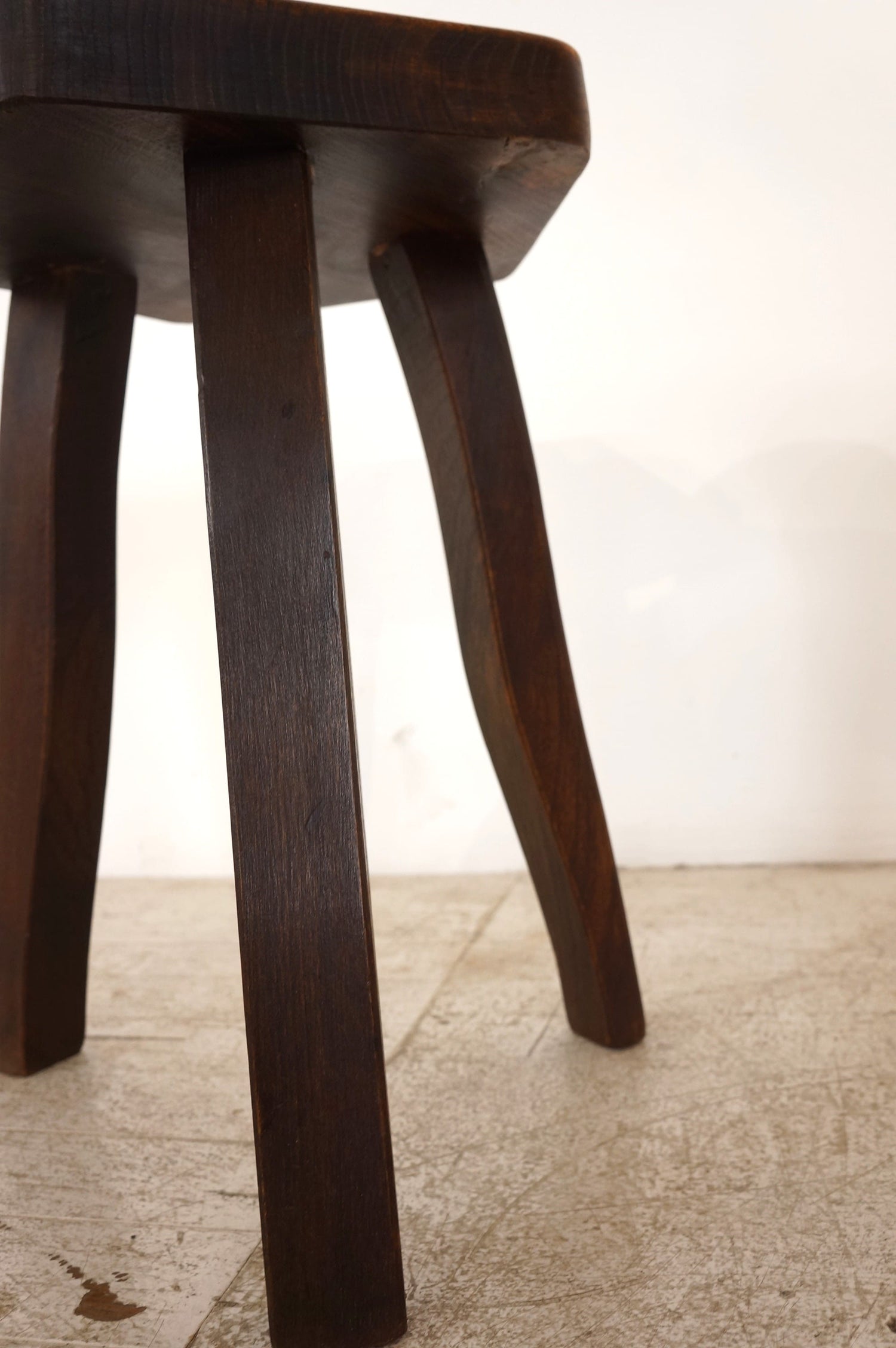 Tripod Stool / Aranjou