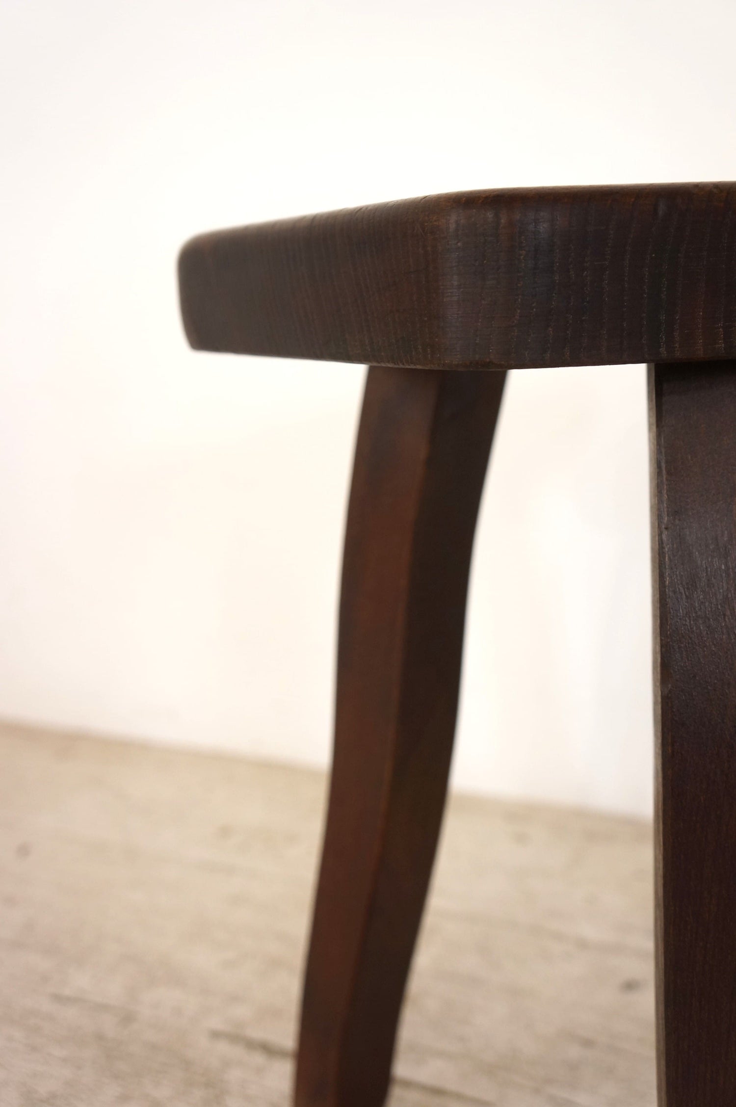 Tripod Stool / Aranjou