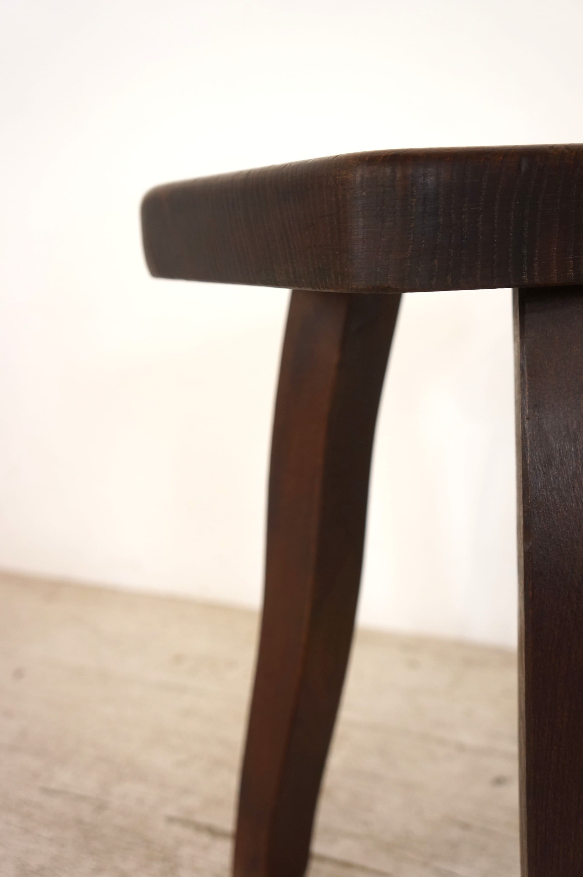 Tripod Stool / Aranjou