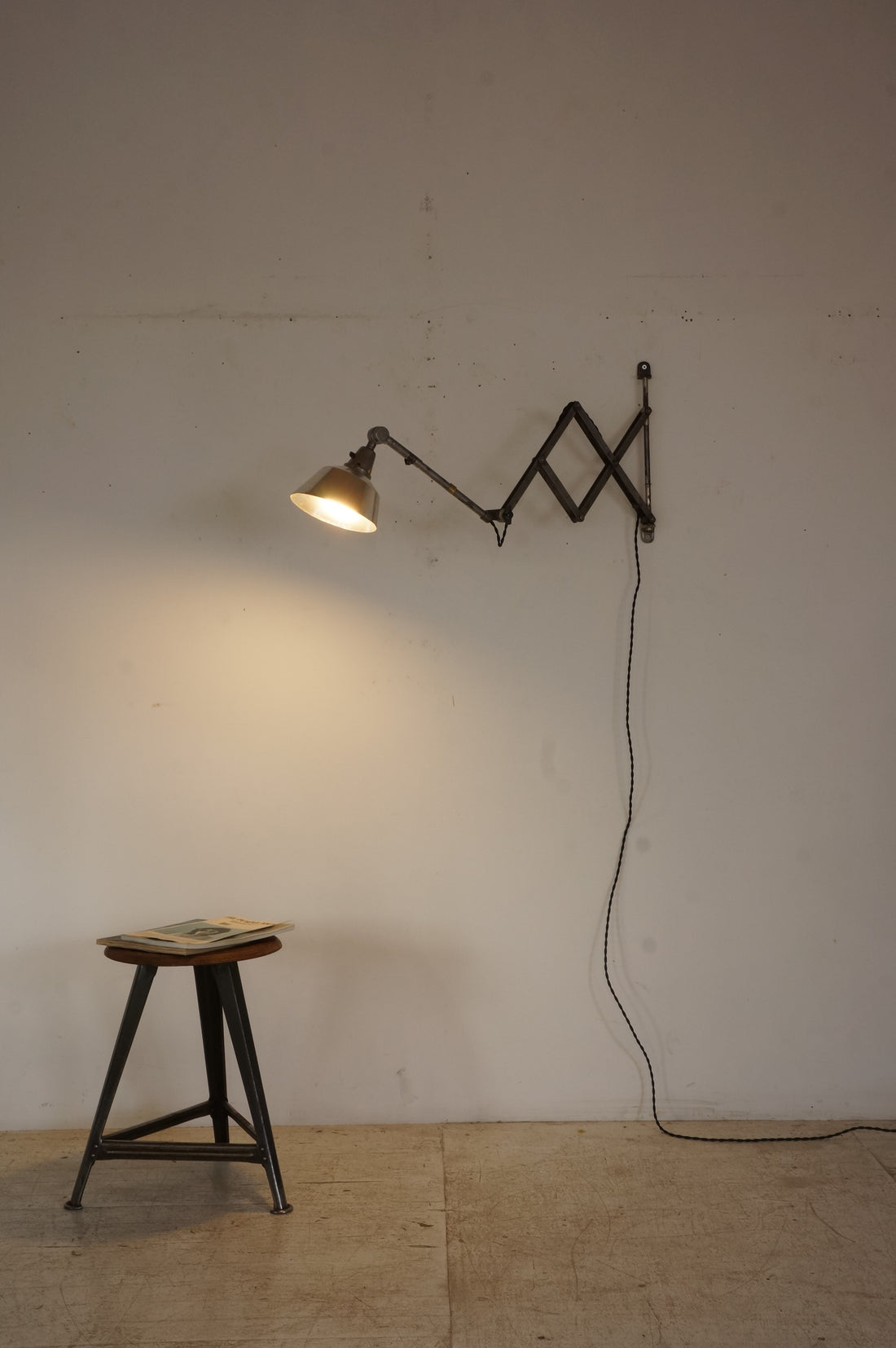 Vintage  Scissor Wall Lamp / Midgard