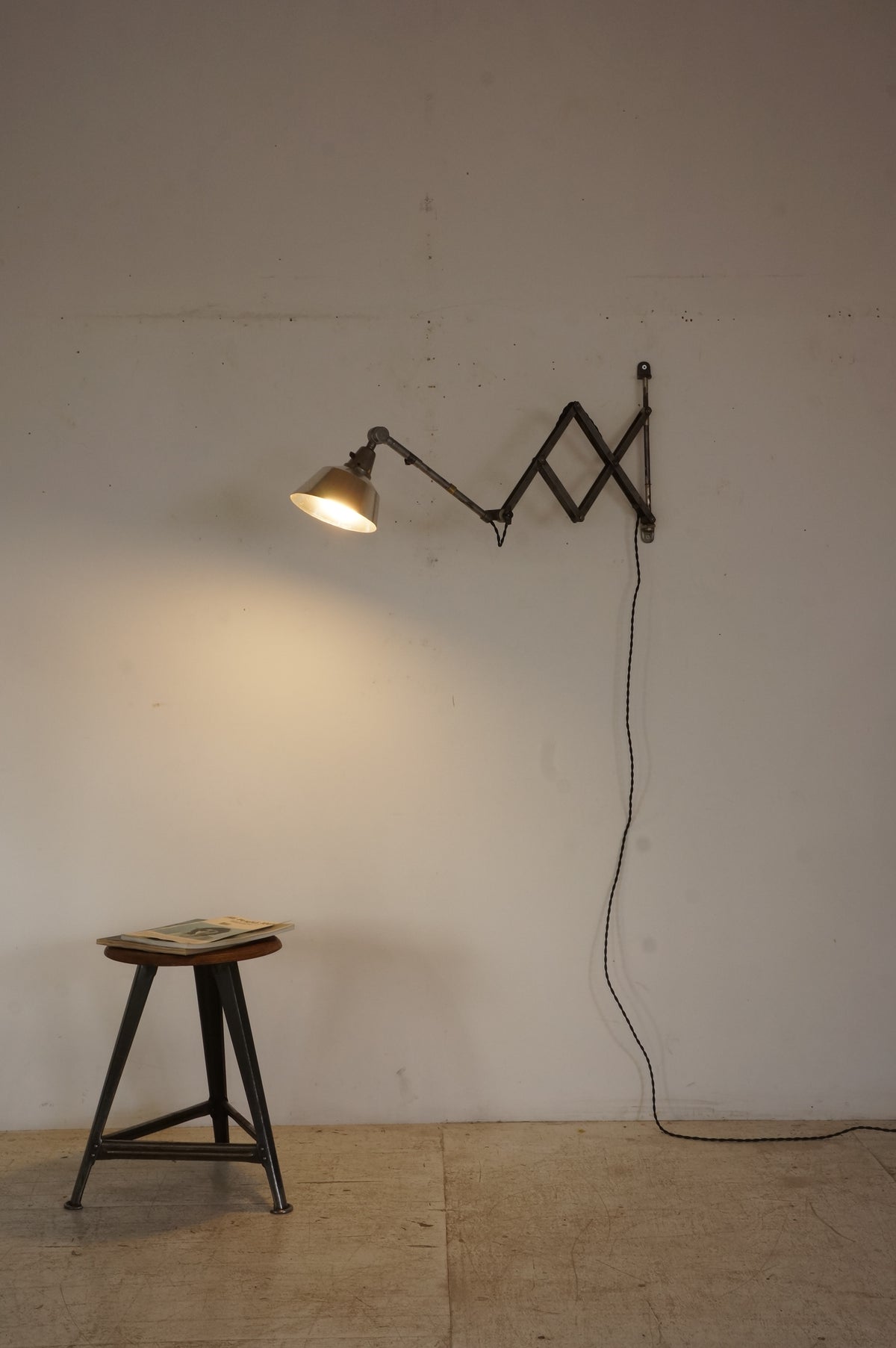Vintage  Scissor Wall Lamp / Midgard