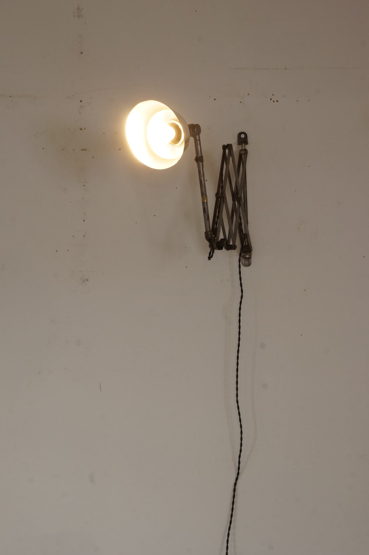 Vintage  Scissor Wall Lamp / Midgard