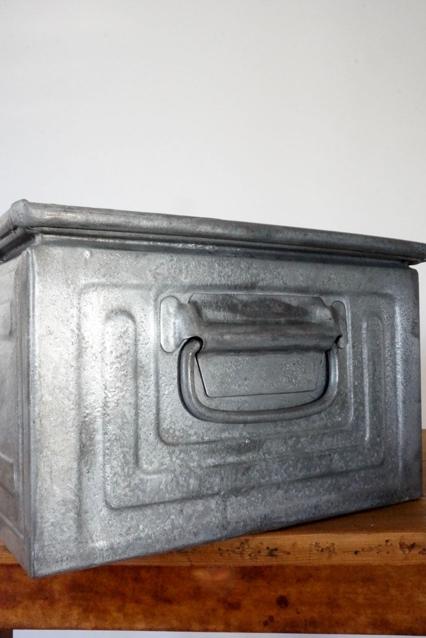 METAL BOX D