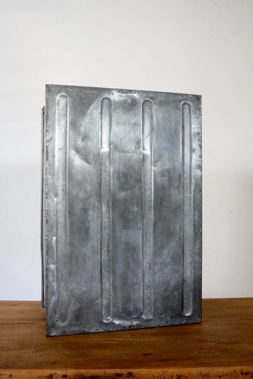 METAL BOX D