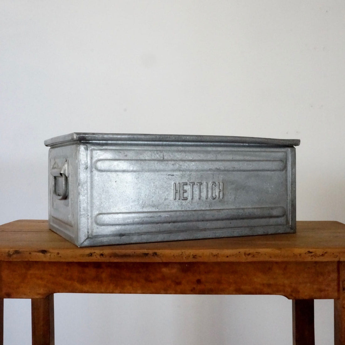 METAL BOX