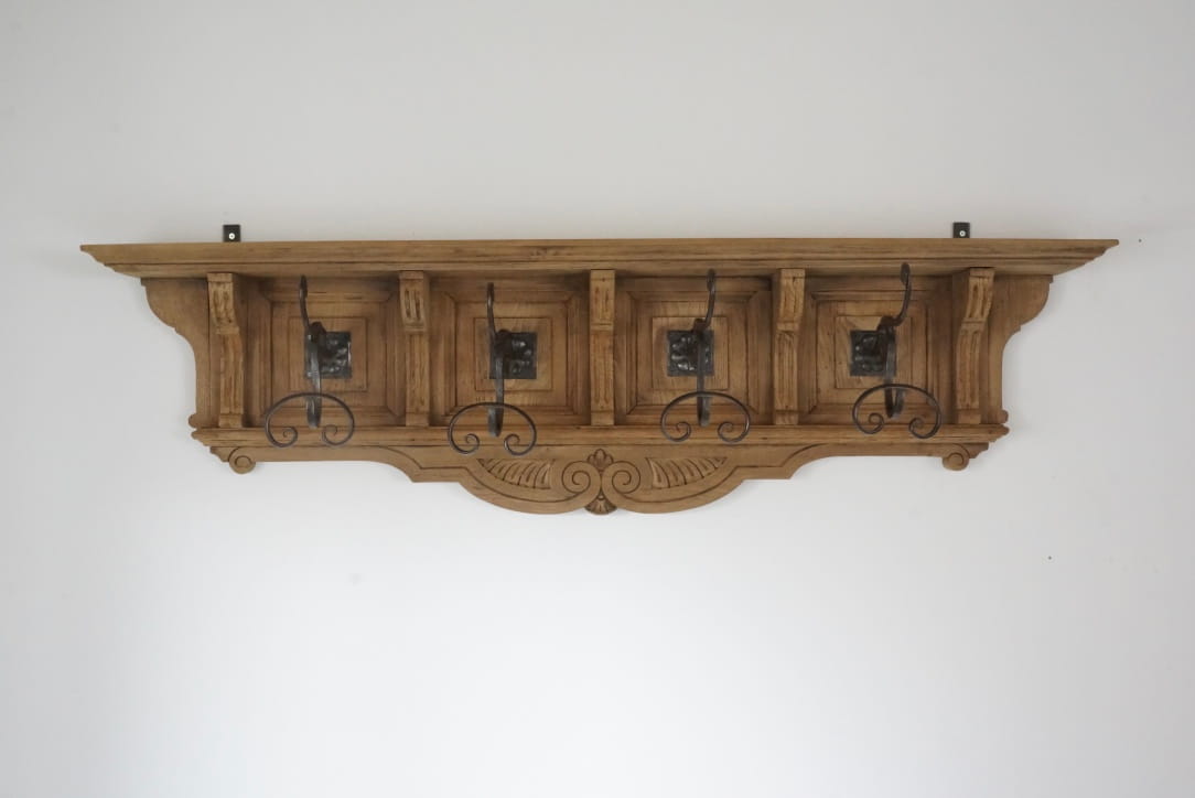 WALL RACK