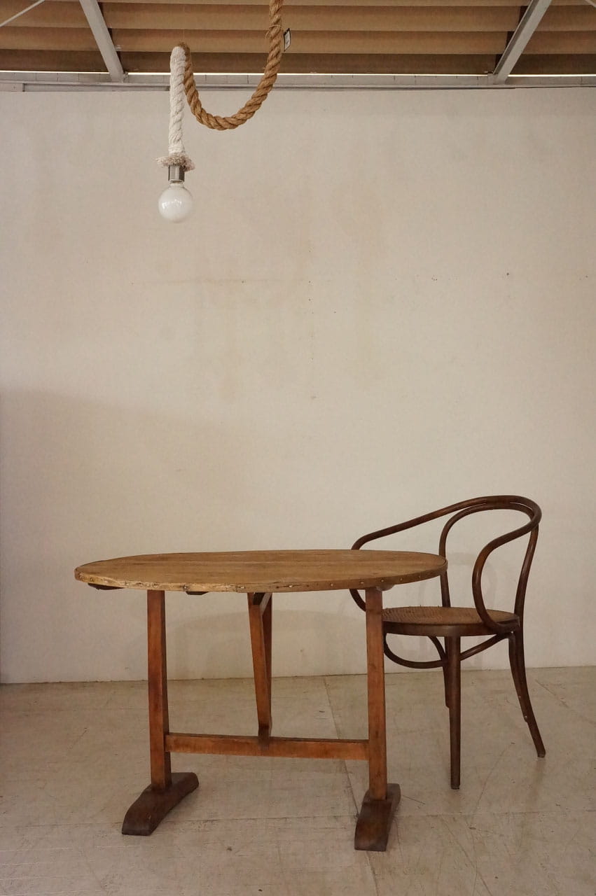 Round Table