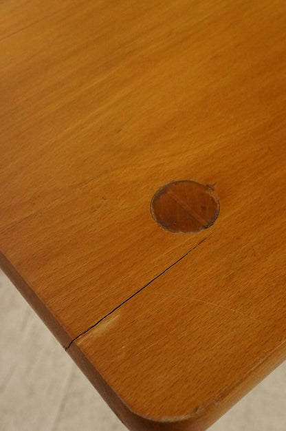 Grain de Cafe Dining Table / Pierre Gautier-Delay