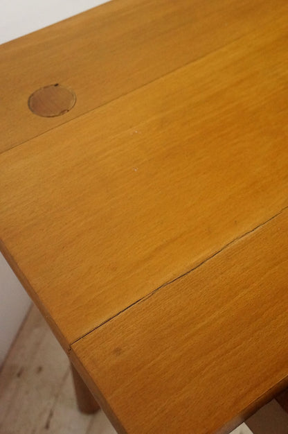 Grain de Cafe Dining Table / Pierre Gautier-Delay
