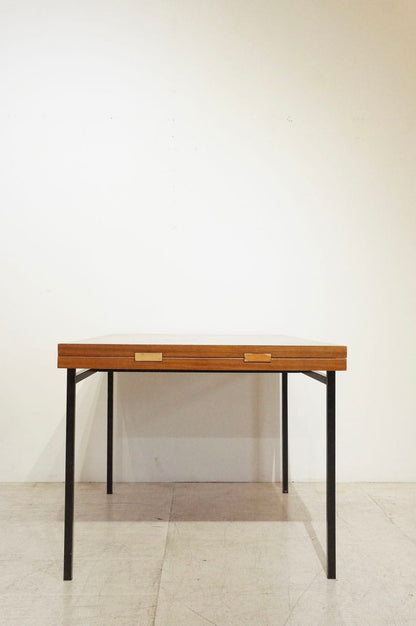 Table / Minvielle