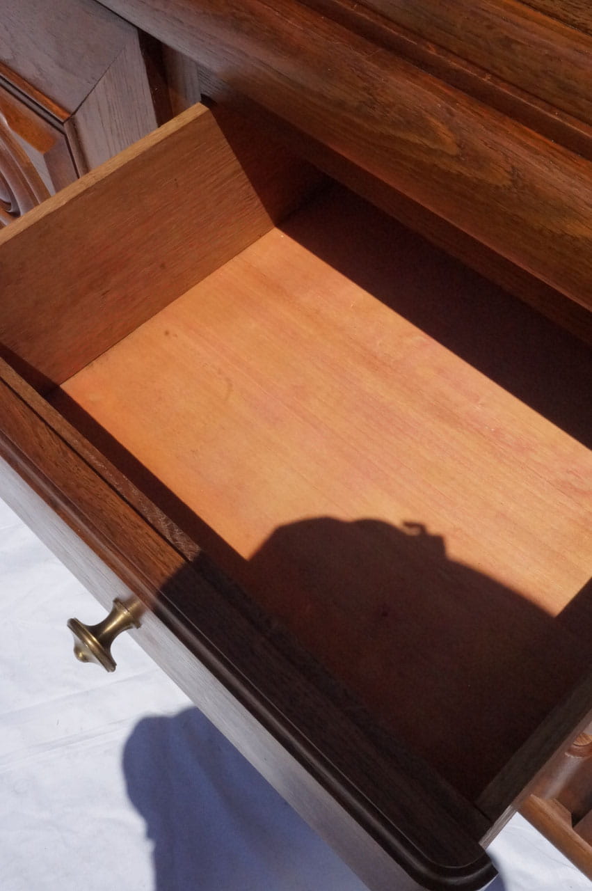 Side Board