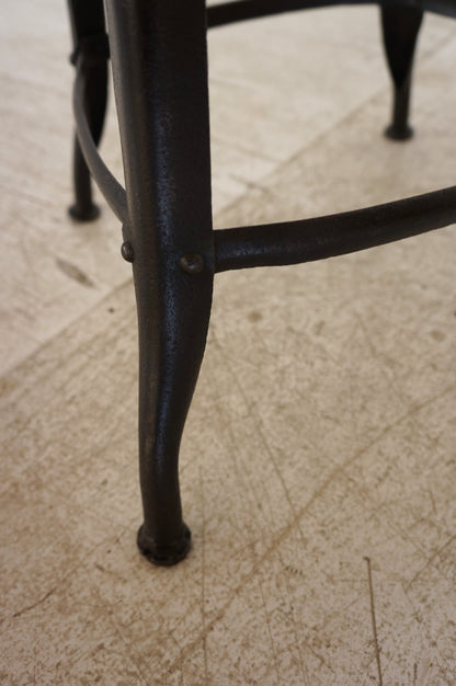 Stool / NICOLLE