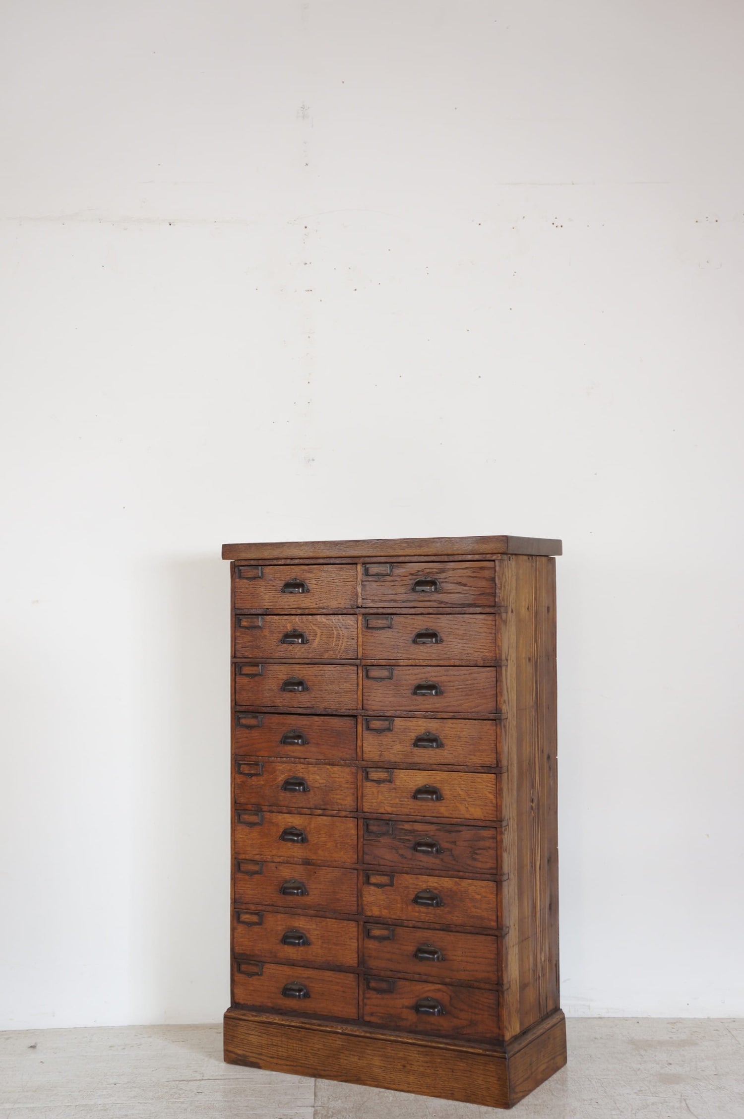 Wooden drawers cabinet