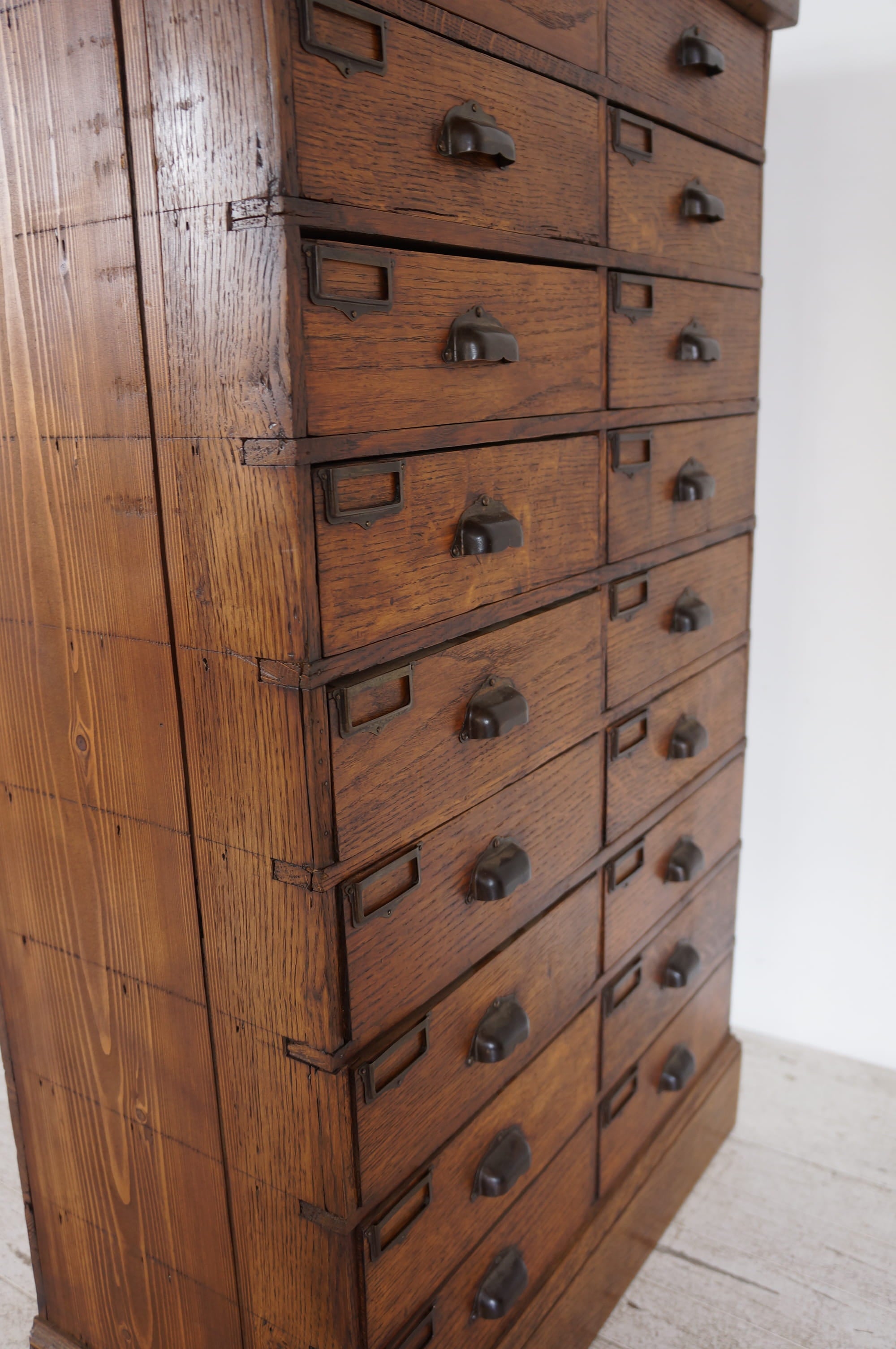 Wooden drawers cabinet