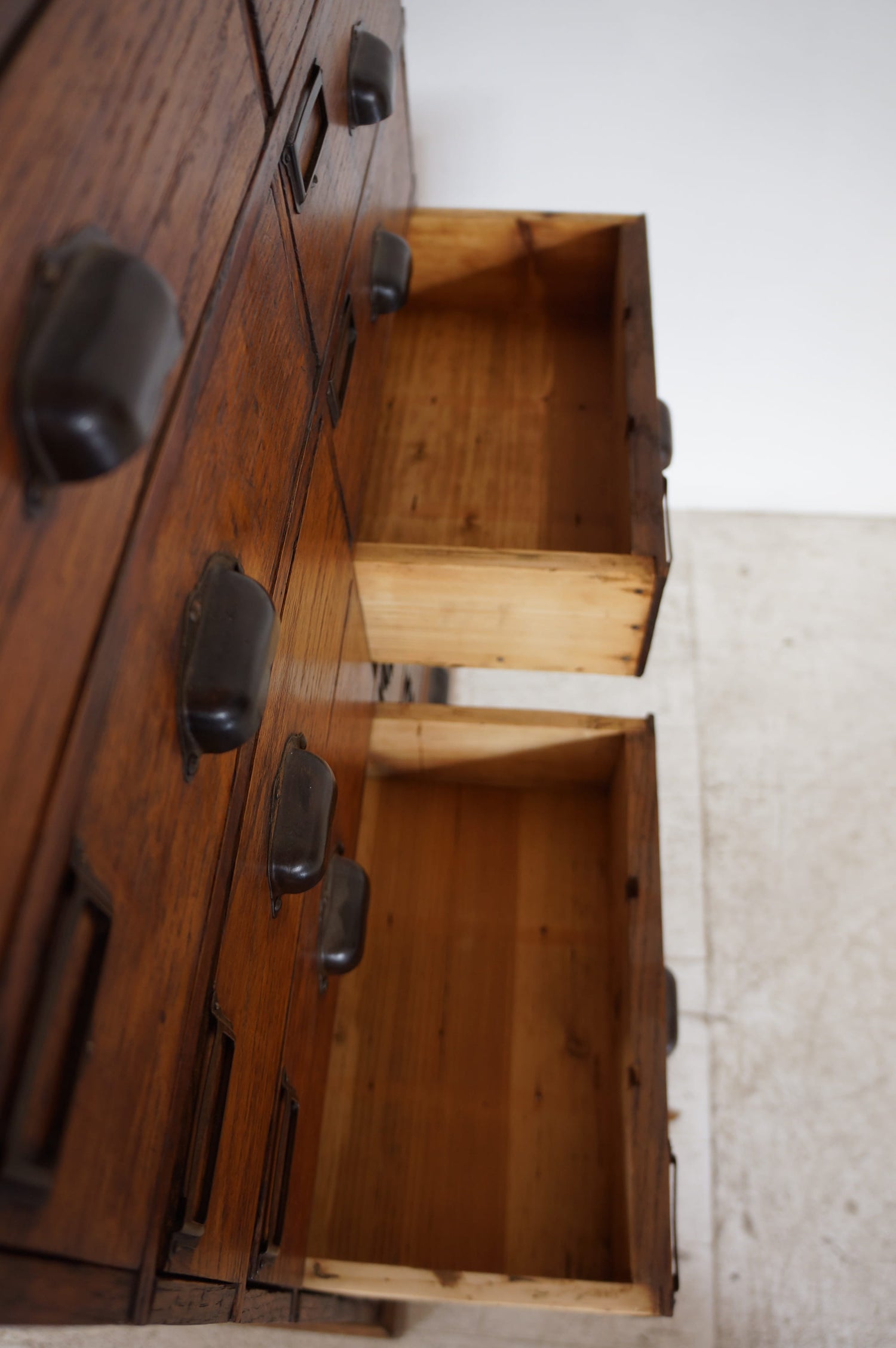 Wooden drawers cabinet