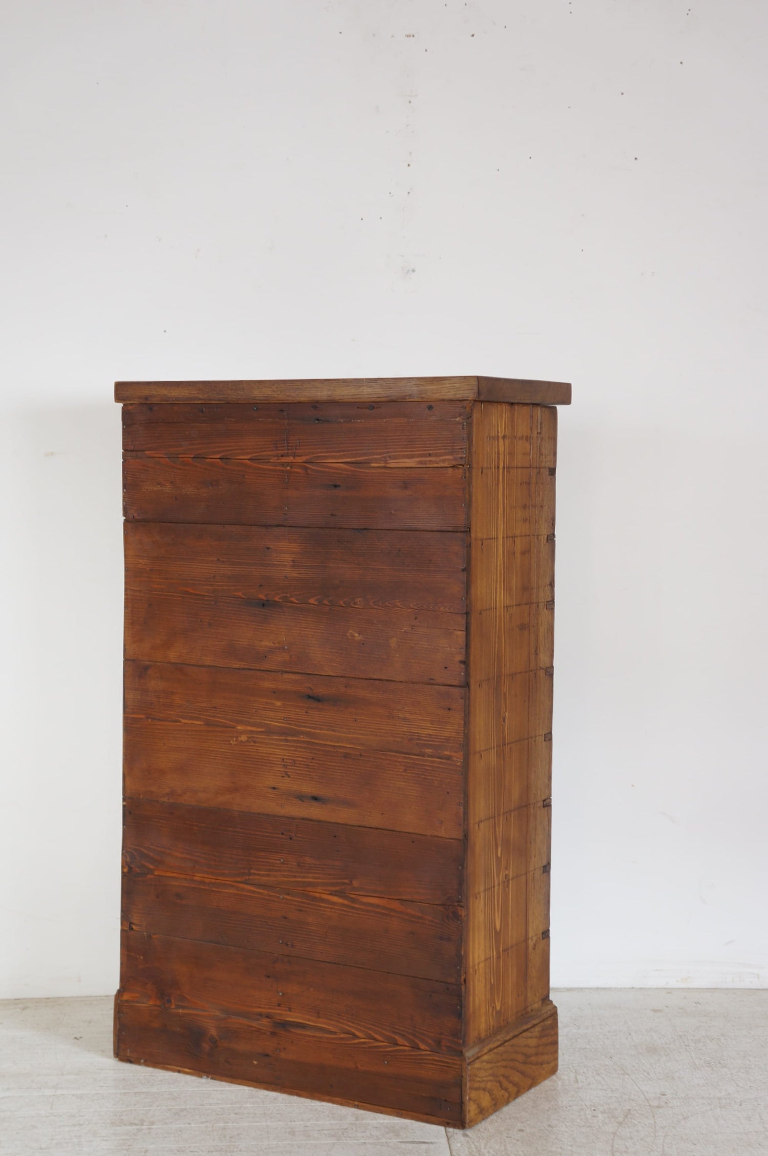 Wooden drawers cabinet
