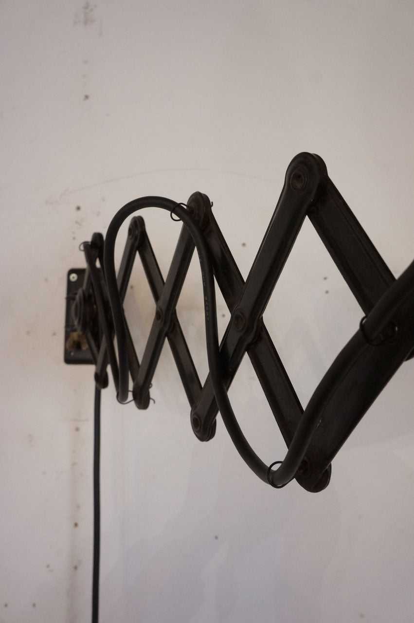 Scissor Lamp / Kaiser Idell  model 6718